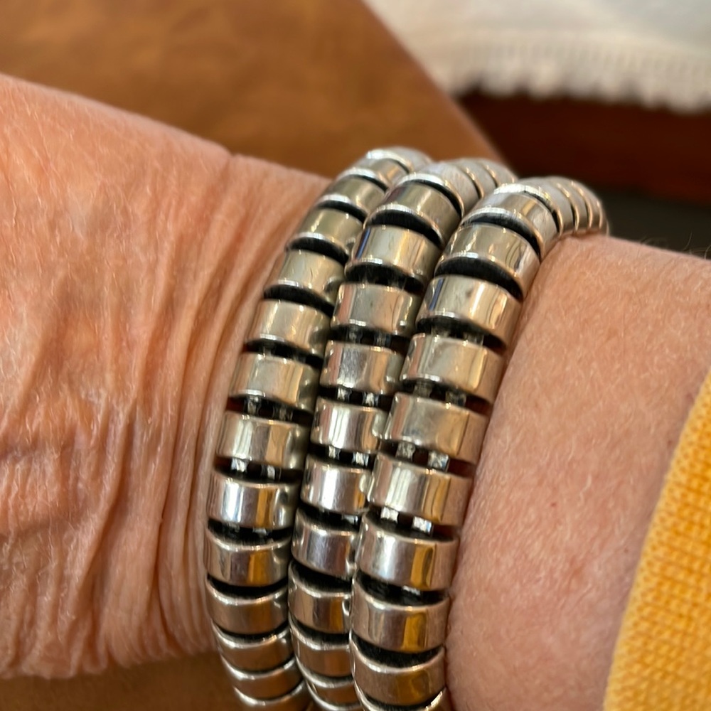 Magnetic bracelet